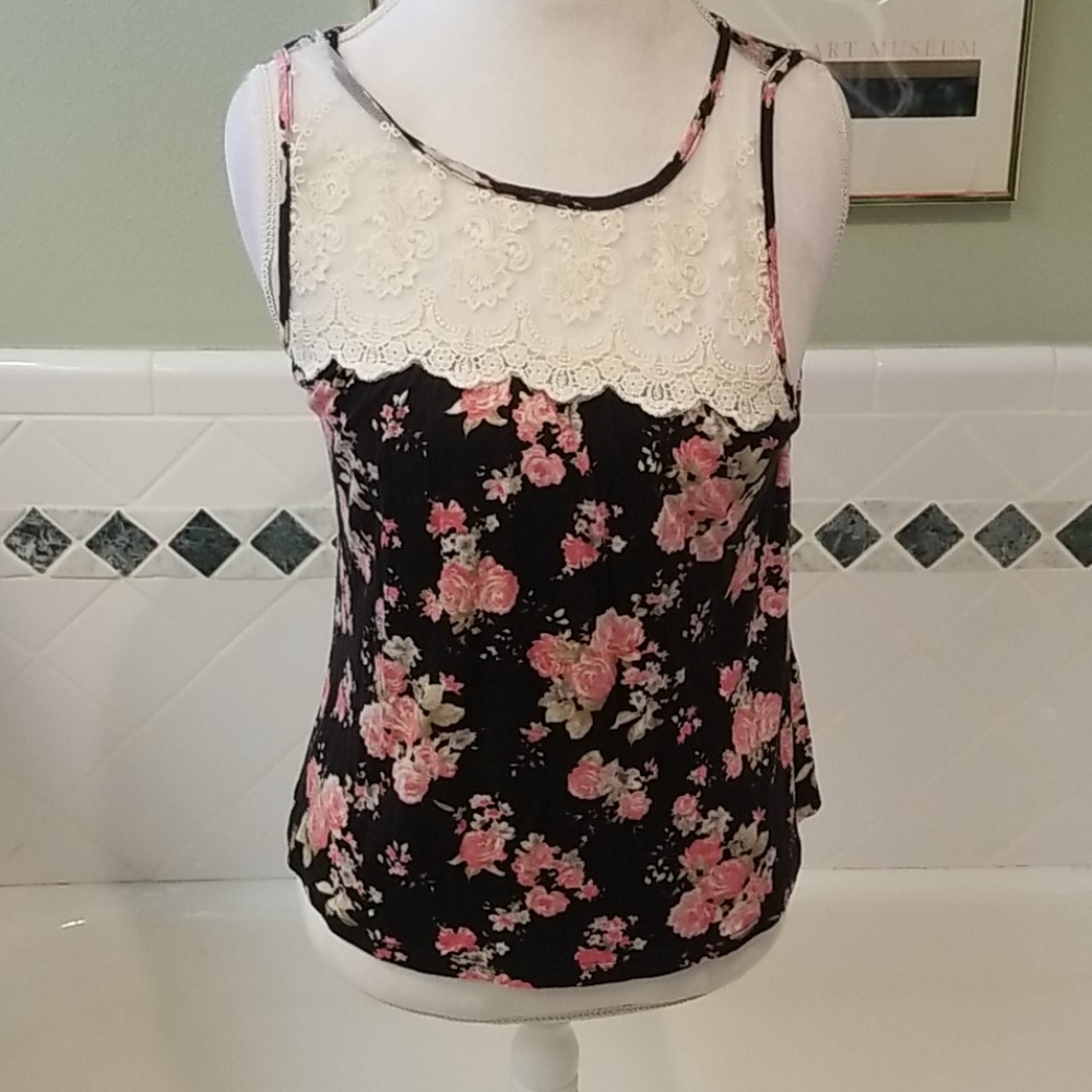 Cute knit top: floral with lace top